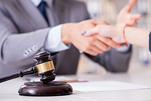 女性長期遭受家暴上訴后法律會(huì)如何判刑